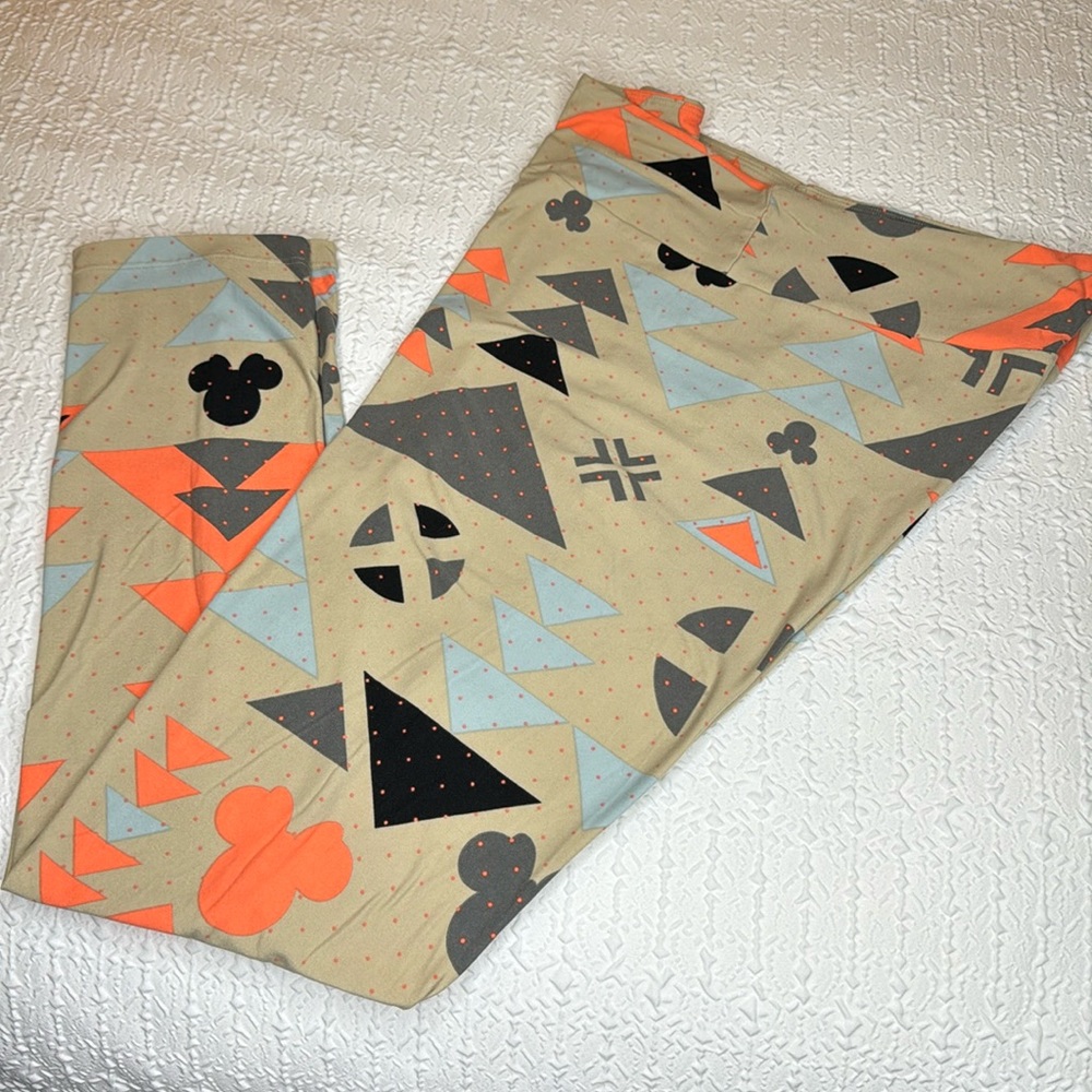 LuLaRoe Minnie Mouse geometric, printed leggings, tall and curvy